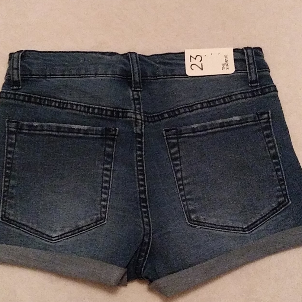 Shorts - Picture 4 of 4